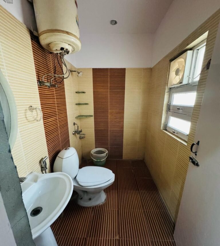 WhatsApp Image 2025-12-11 at 04.00.59 (1)